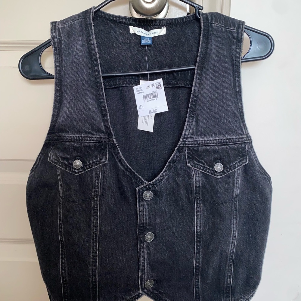 American Eagle Outfitters Black Button Down Vest